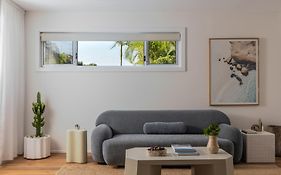 The Local Studio - Luxury Over 2 Levels